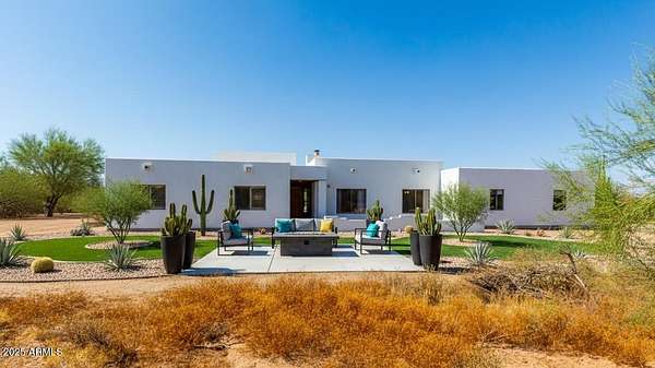 2.14 Acres of Residential Land with Home for Sale in Scottsdale, Arizona