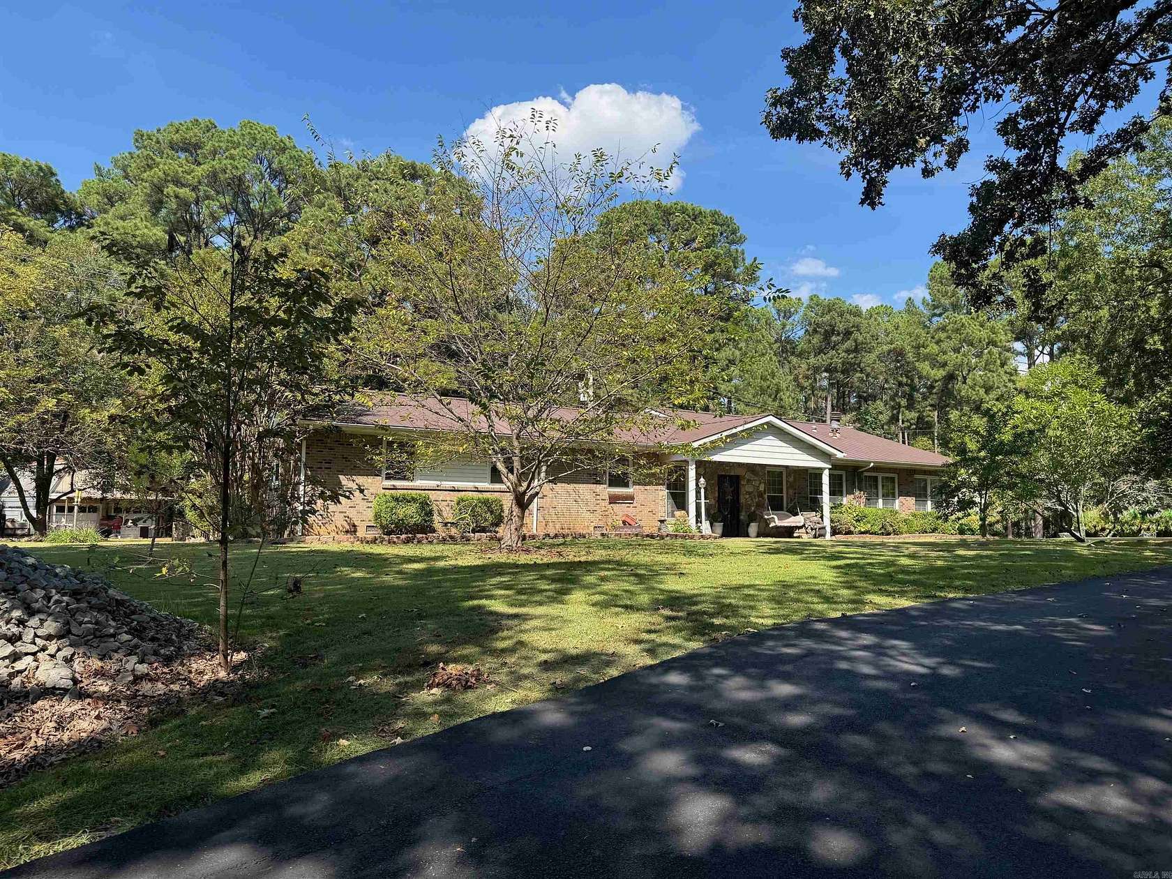 2 Acres of Residential Land with Home for Sale in Jonesboro, Arkansas