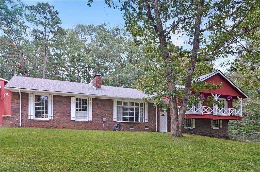 6 Acres of Residential Land with Home for Sale in Toccoa, Georgia