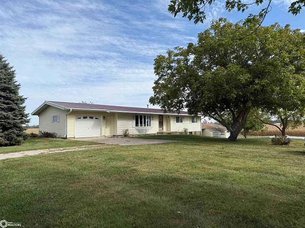 4.66 Acres of Residential Land with Home for Sale in Bonaparte, Iowa