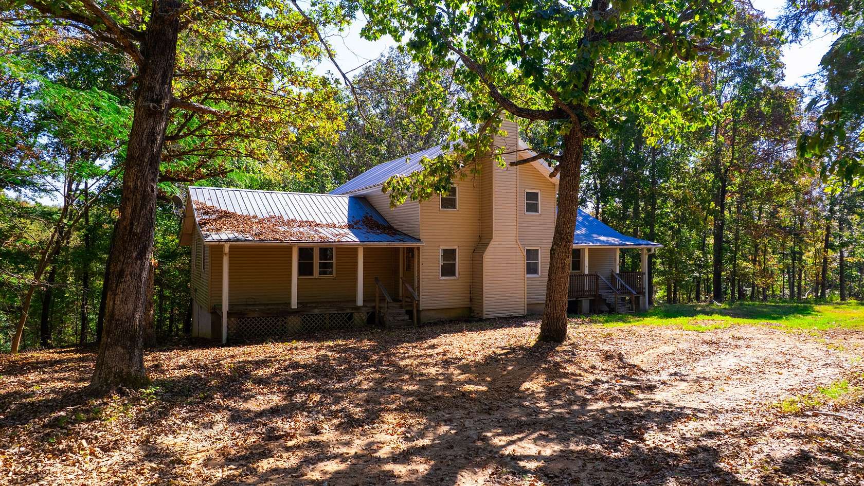 40 Acres of Recreational Land with Home for Auction in Dover, Tennessee