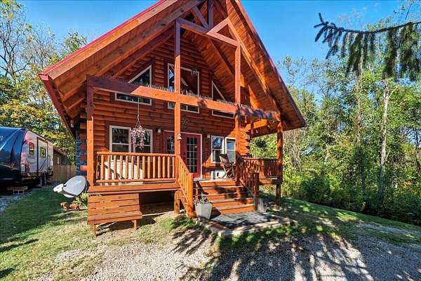 9.66 Acres of Improved Land for Sale in Fredericktown, Ohio