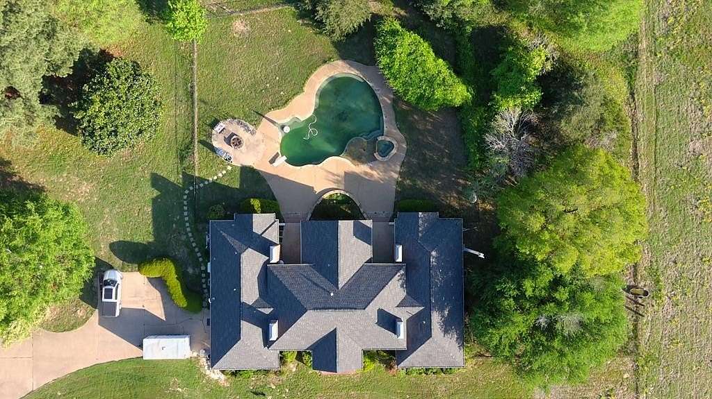 16 Acres of Land with Home for Sale in Athens, Texas