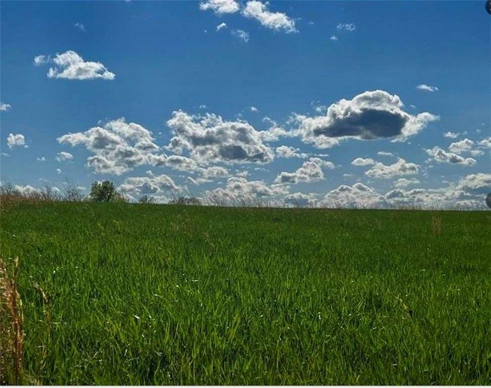 24 Acres of Land for Sale in Easton, Kansas