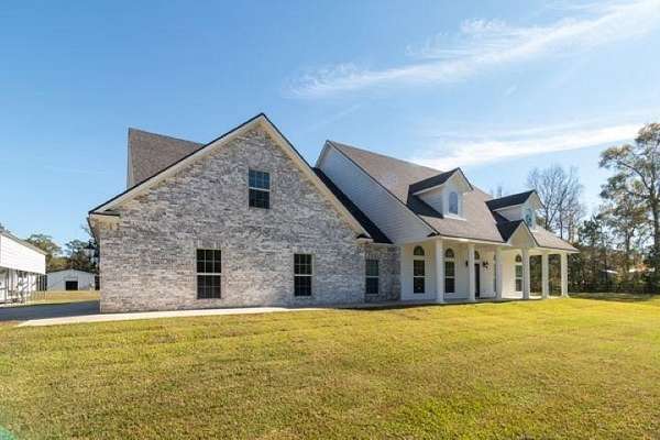 4.83 Acres of Improved Residential Land for Sale in Lumberton, Texas
