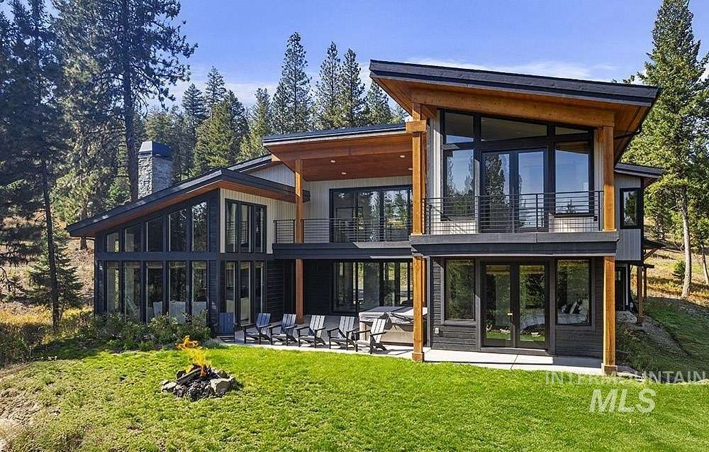 3.25 Acres of Residential Land with Home for Sale in McCall, Idaho