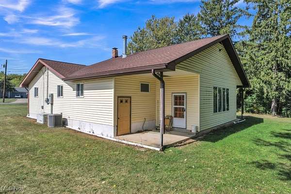 5.69 Acres of Residential Land with Home for Sale in Elyria, Ohio