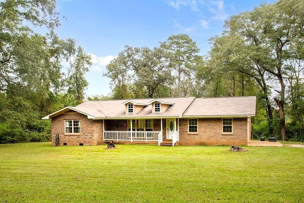 4.84 Acres of Residential Land with Home for Sale in Abbeville, Alabama