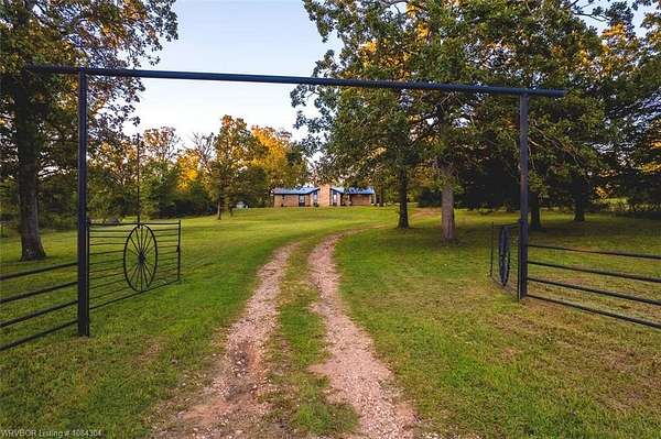 6 Acres of Residential Land with Home for Sale in Sallisaw, Oklahoma