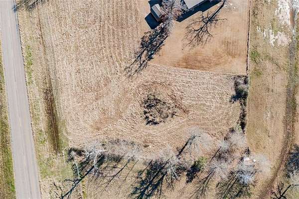 0.5 Acres of Residential Land for Sale in Mineola, Texas