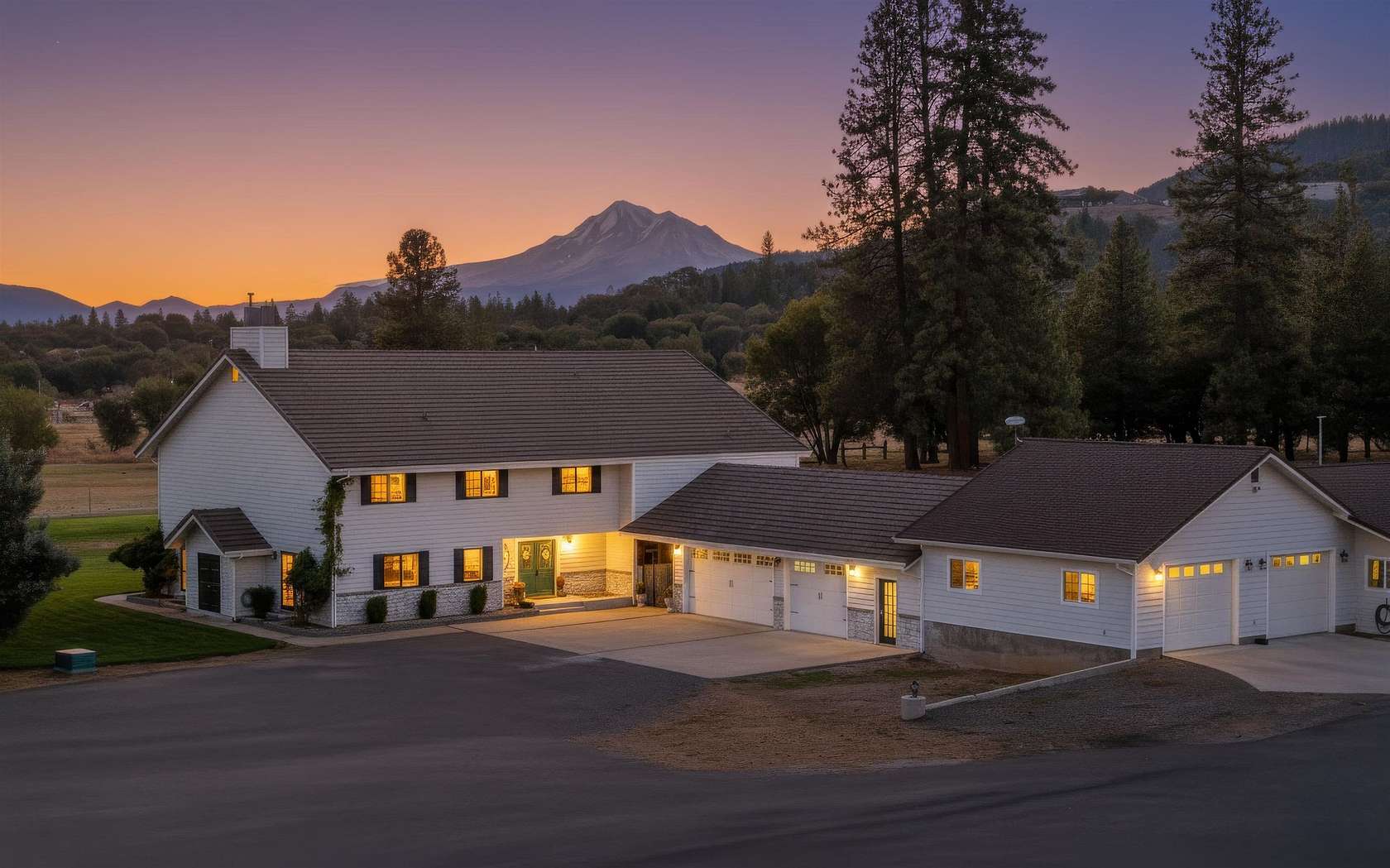 20.2 Acres of Agricultural Land with Home for Sale in Yreka, California