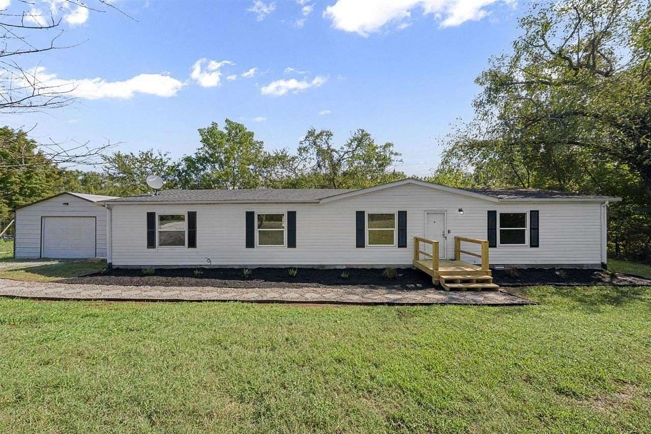 1.68 Acres of Residential Land with Home for Sale in Bowling Green, Kentucky