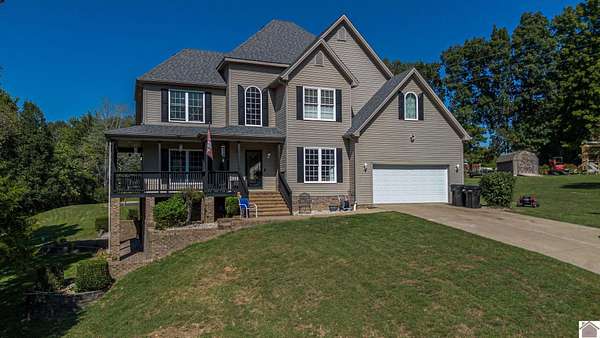 2.24 Acres of Residential Land with Home for Sale in Paducah, Kentucky