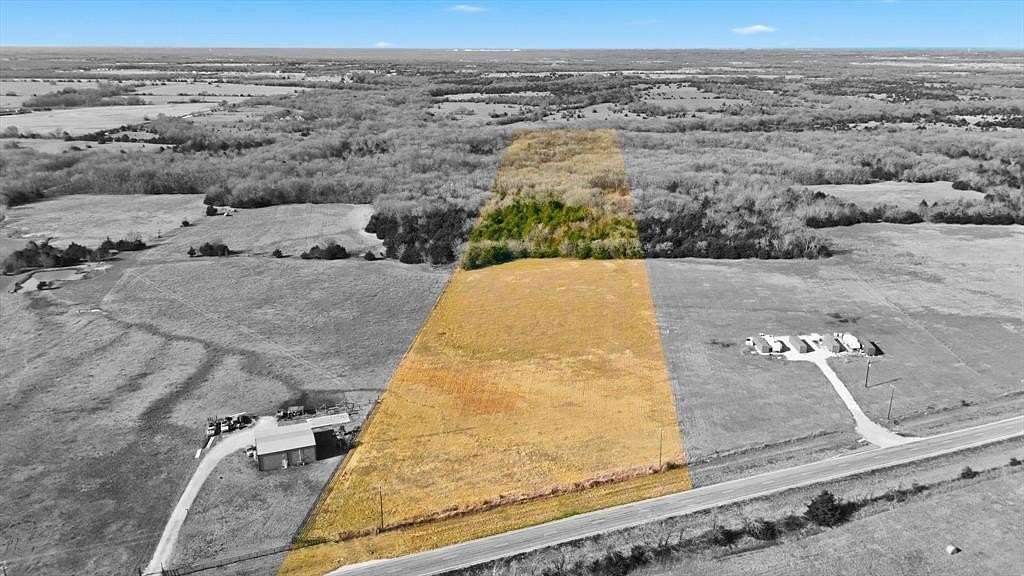 18 Acres of Land for Sale in Campbell, Texas