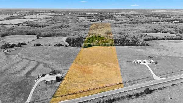 18 Acres of Land for Sale in Campbell, Texas