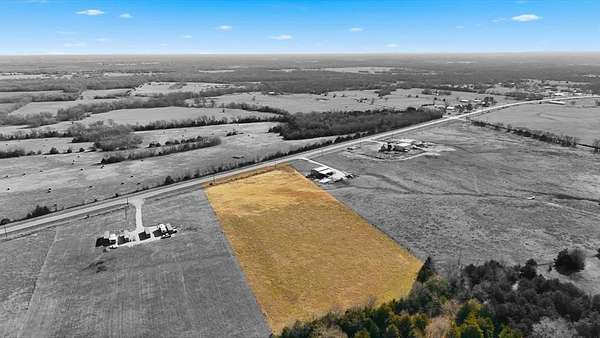 18 Acres of Land for Sale in Campbell, Texas