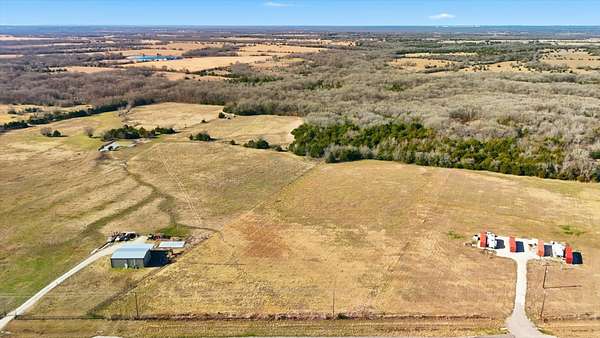 18 Acres of Land for Sale in Campbell, Texas