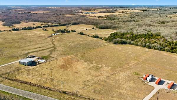 18 Acres of Land for Sale in Campbell, Texas