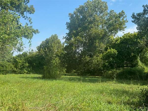 3 Acres of Residential Land for Sale in Paris, Texas