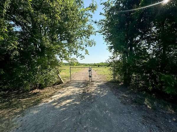 4.86 Acres of Residential Land for Sale in Kaufman, Texas