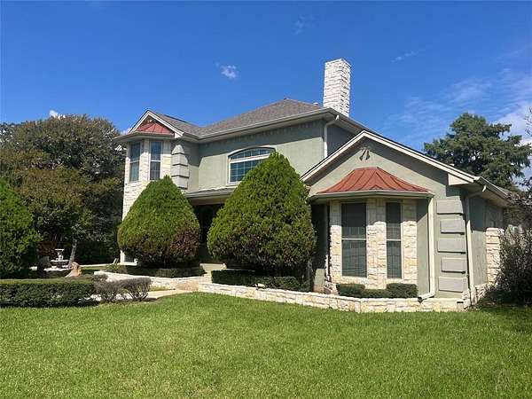 10.6 Acres of Recreational Land with Home for Lease in Arlington, Texas