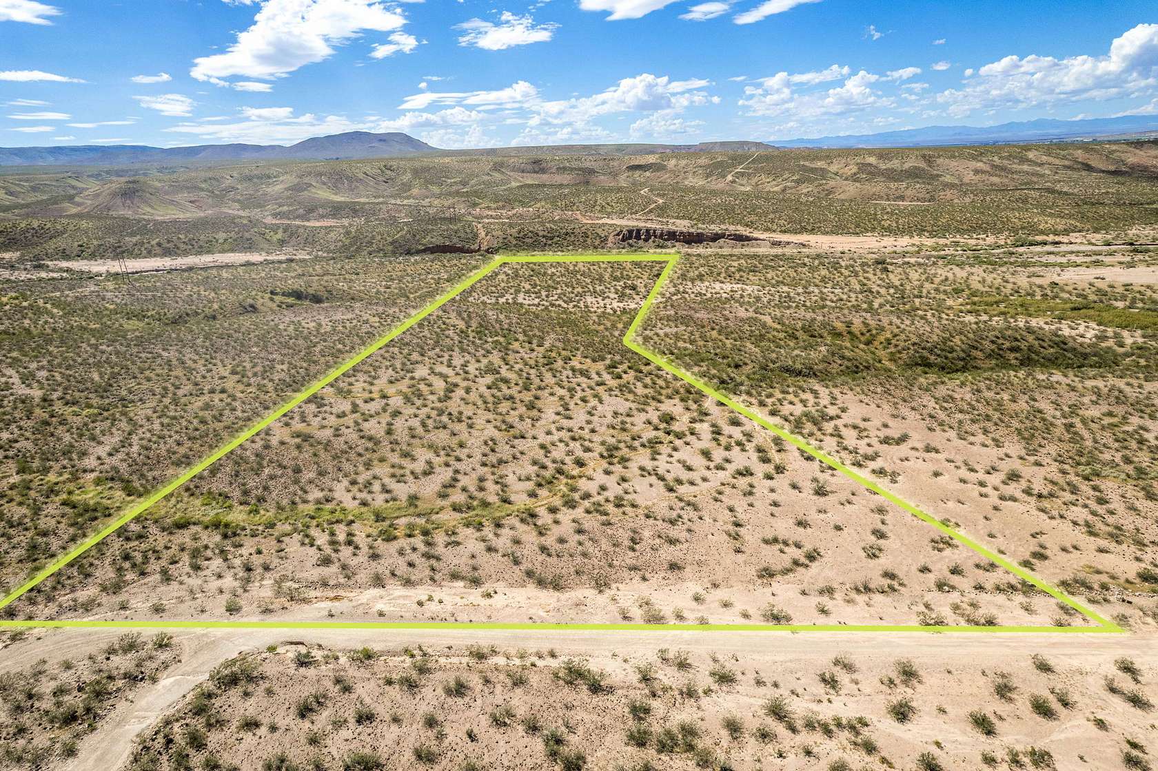 9.19 Acres of Land for Sale in Rincon, New Mexico