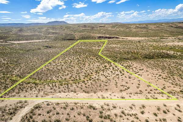 9.19 Acres of Land for Sale in Rincon, New Mexico