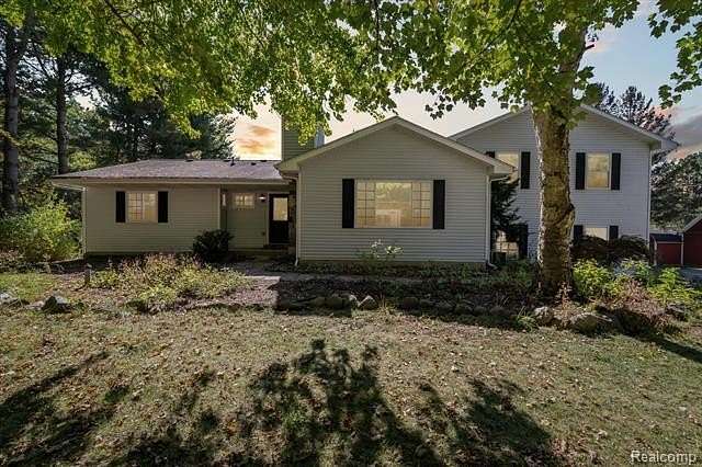 11.5 Acres of Land with Home for Lease in Howell, Michigan