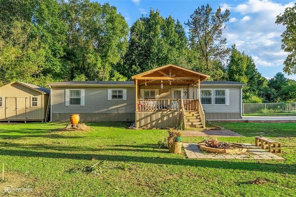 3 Acres of Residential Land with Home for Sale in Shreveport, Louisiana