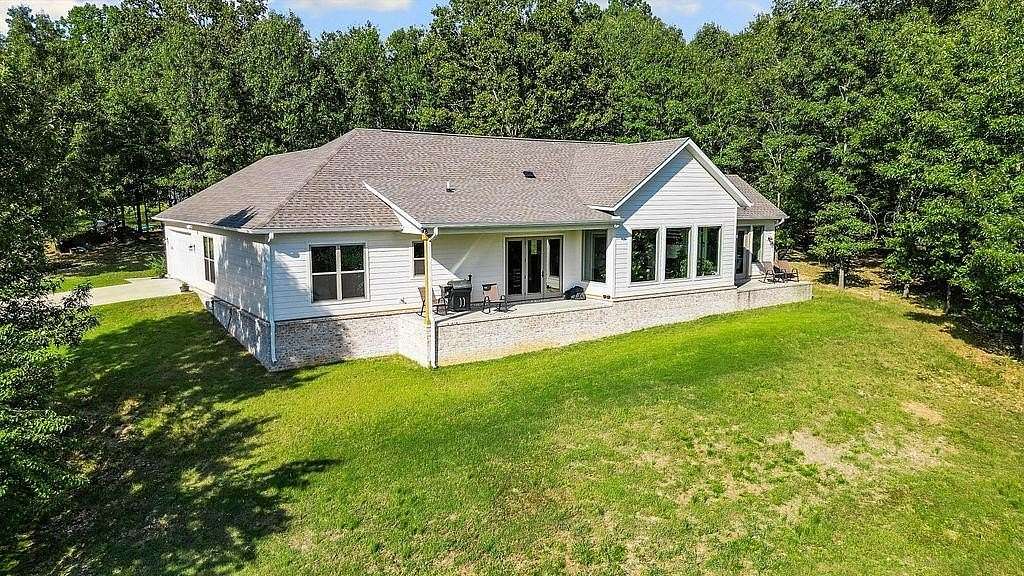 5 Acres of Residential Land with Home for Sale in Springdale, Arkansas