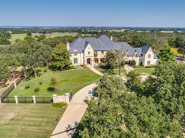 27 Acres of Agricultural Land with Home for Sale in Pilot Point, Texas