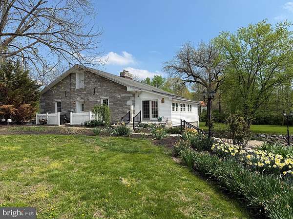 1.7 Acres of Land with Home for Sale in Lebanon, Pennsylvania