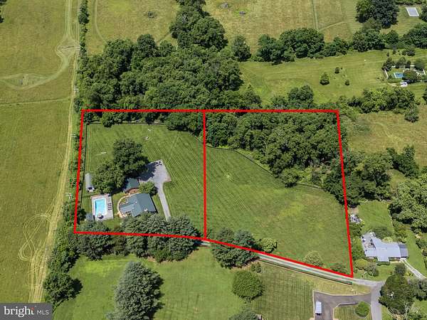 4 Acres of Residential Land with Home for Sale in Upperville, Virginia