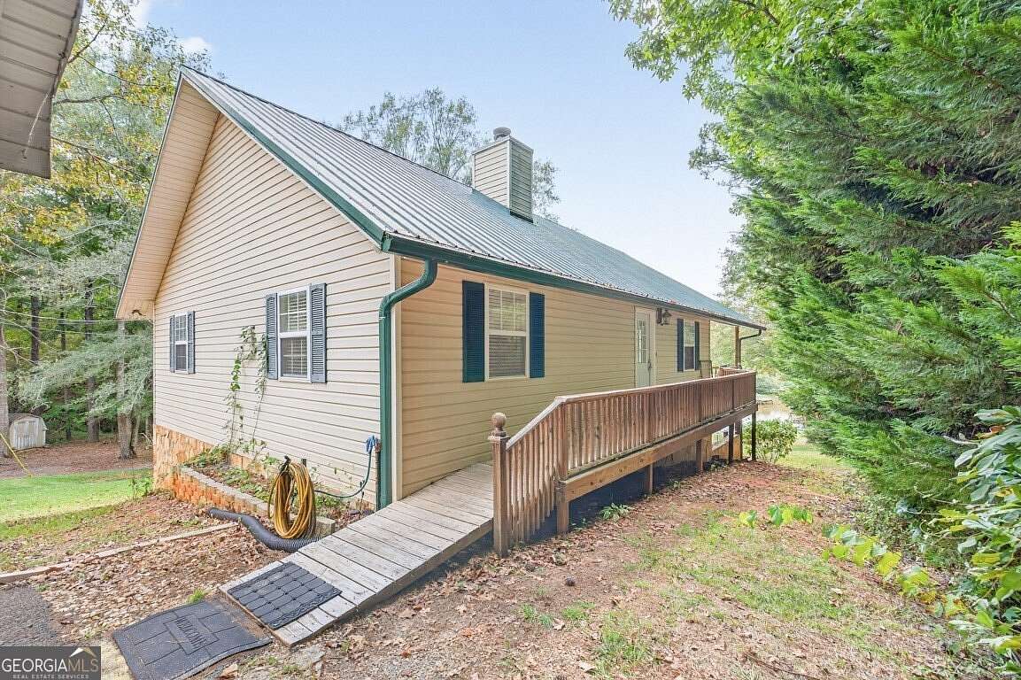 2.18 Acres of Residential Land with Home for Sale in Eatonton, Georgia