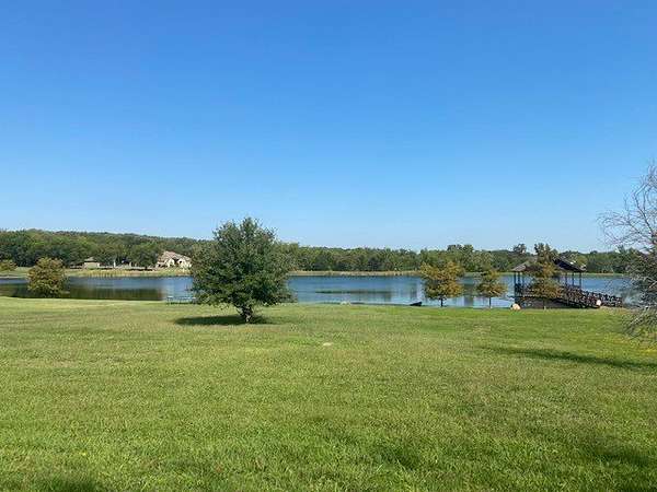 1.25 Acres of Residential Land for Sale in Sulphur Springs, Texas