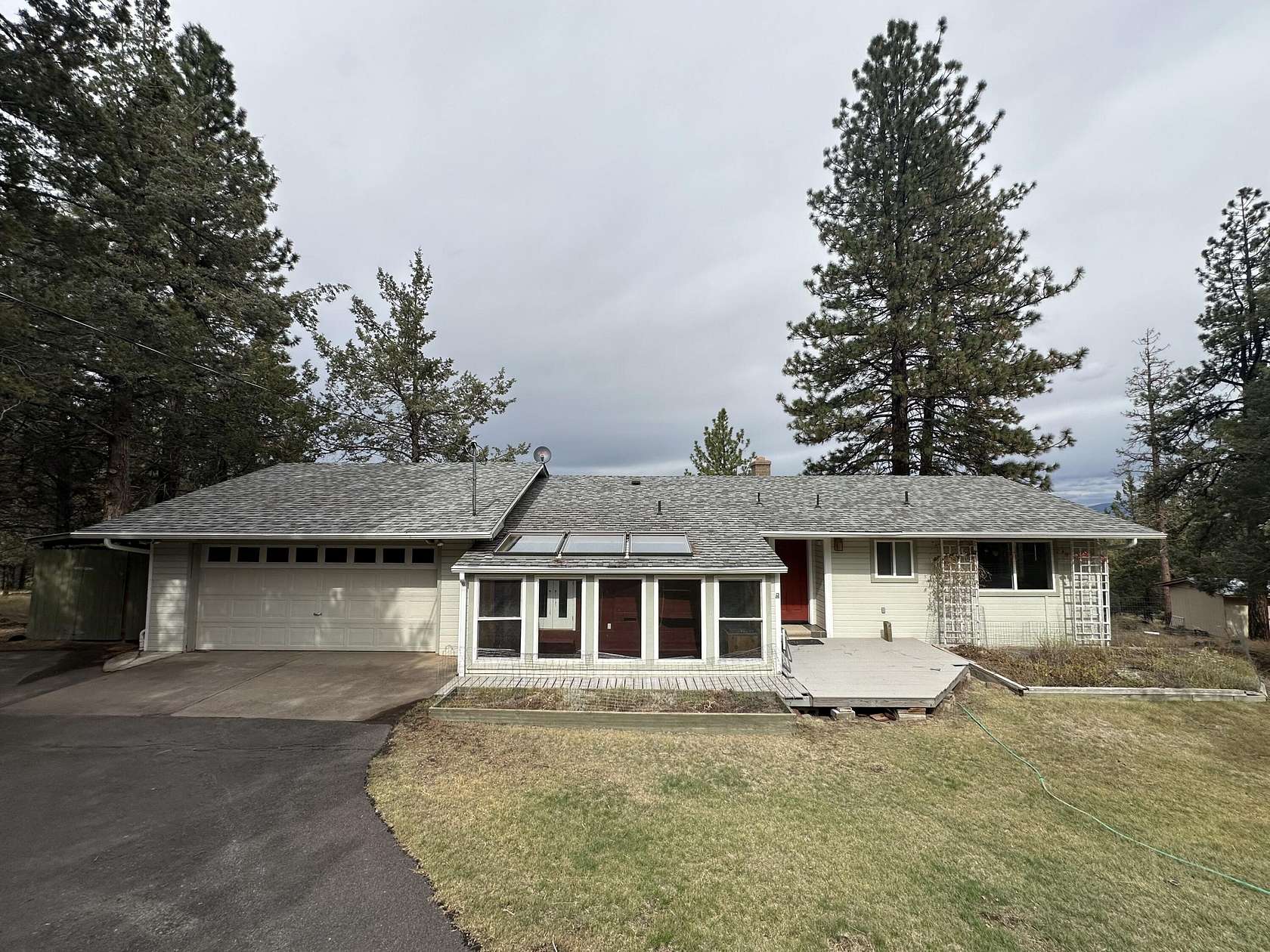 5.19 Acres of Land with Home for Sale in Klamath Falls, Oregon