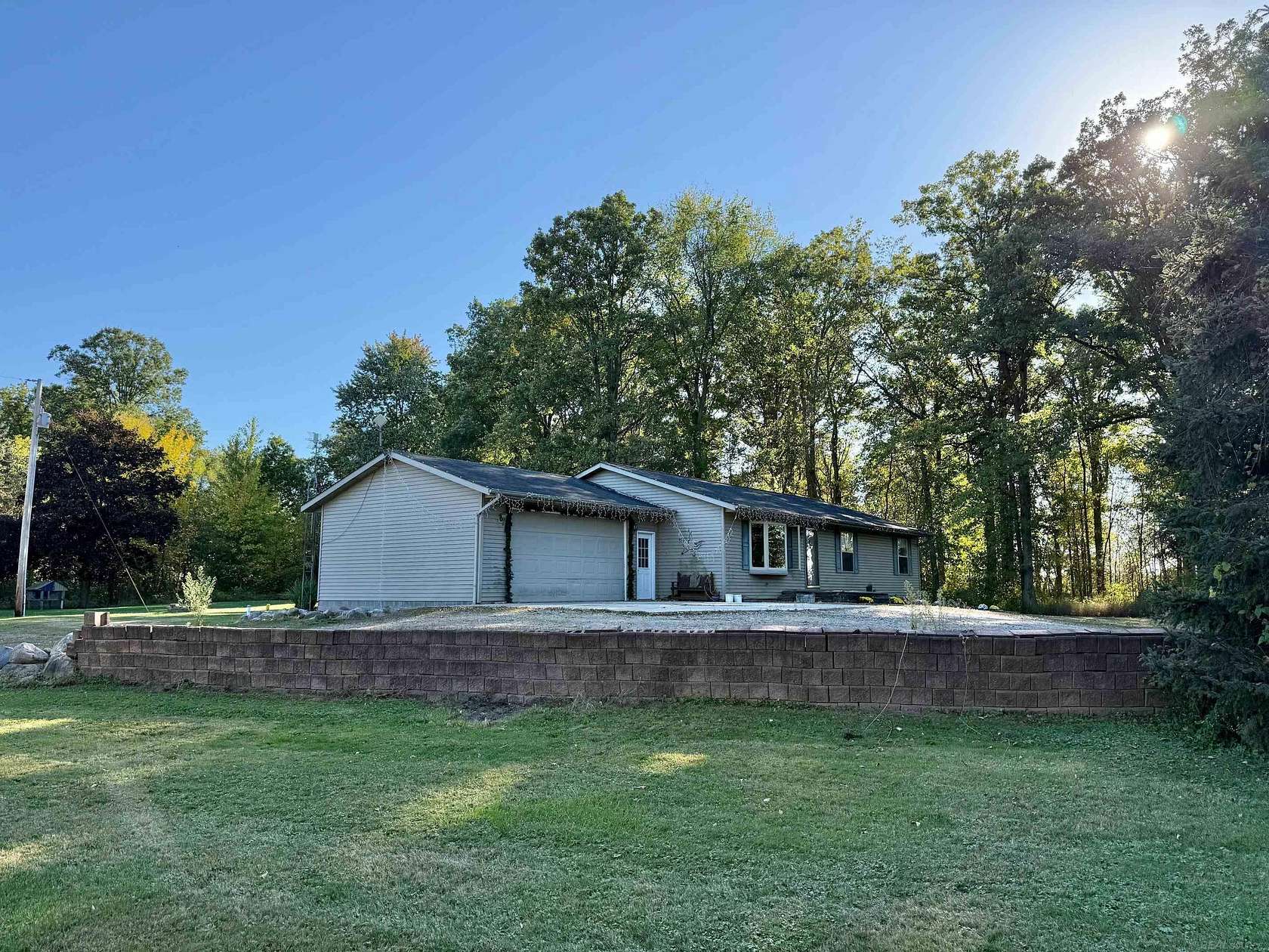 7.5 Acres of Residential Land with Home for Sale in Sandusky, Michigan