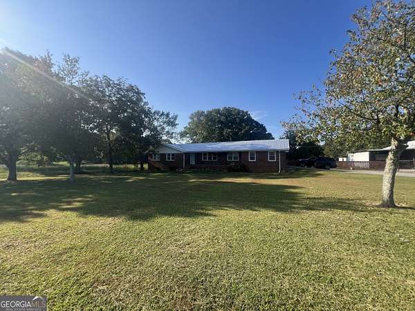 5 Acres of Residential Land with Home for Lease in Statham, Georgia