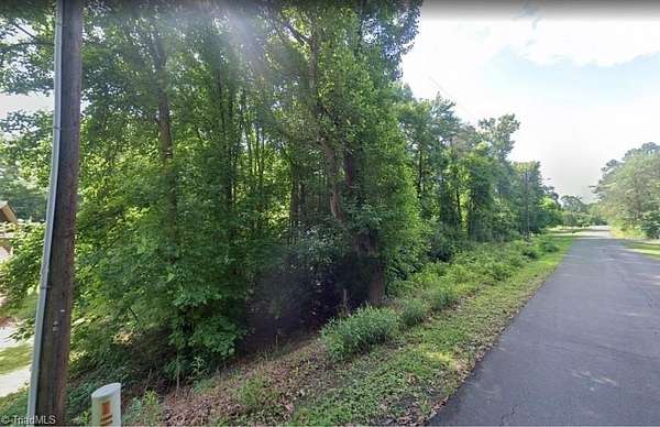 1 Acre of Residential Land for Sale in East Bend, North Carolina