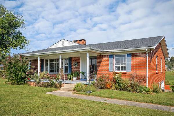 1.8 Acres of Improved Mixed-Use Land for Sale in Morrison, Tennessee