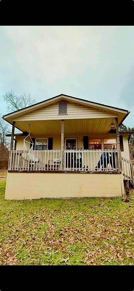 1.64 Acres of Residential Land with Home for Sale in Strawberry Plains, Tennessee