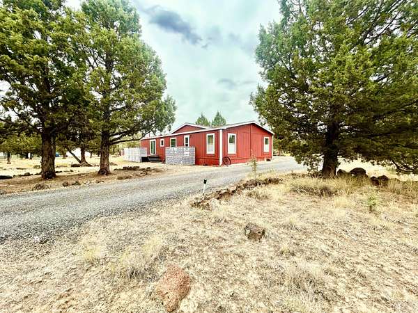 2 Acres of Land with Home for Sale in Prineville, Oregon