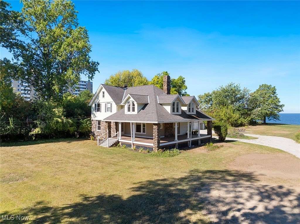 2.89 Acres of Residential Land with Home for Lease in Willowick, Ohio