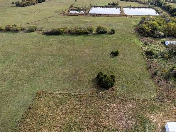 21.2 Acres of Commercial Land for Sale in Henryetta, Oklahoma