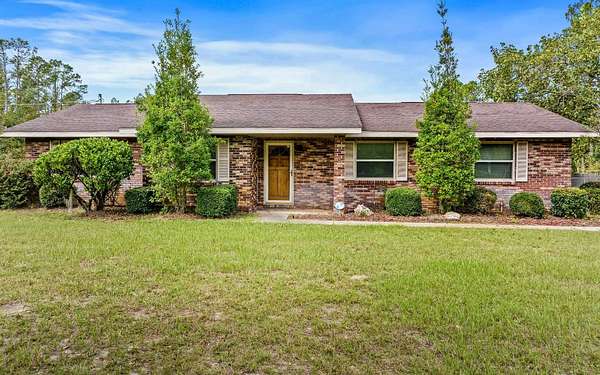 5 Acres of Improved Mixed-Use Land for Sale in Wellborn, Florida