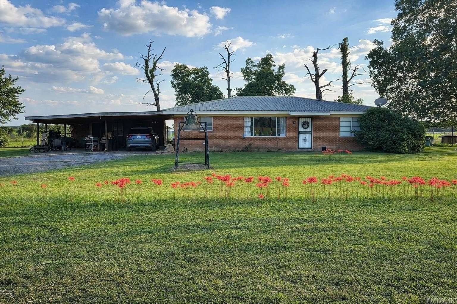 1.5 Acres of Land with Home for Sale in Dumas, Arkansas