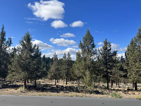 0.91 Acres of Residential Land for Sale in Klamath Falls, Oregon