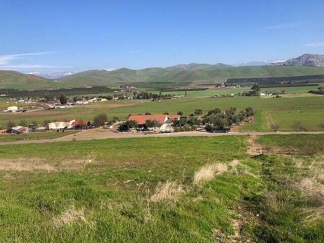 8 Acres of Land for Sale in Porterville, California