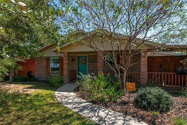 2.5 Acres of Residential Land with Home for Sale in Bryan, Texas