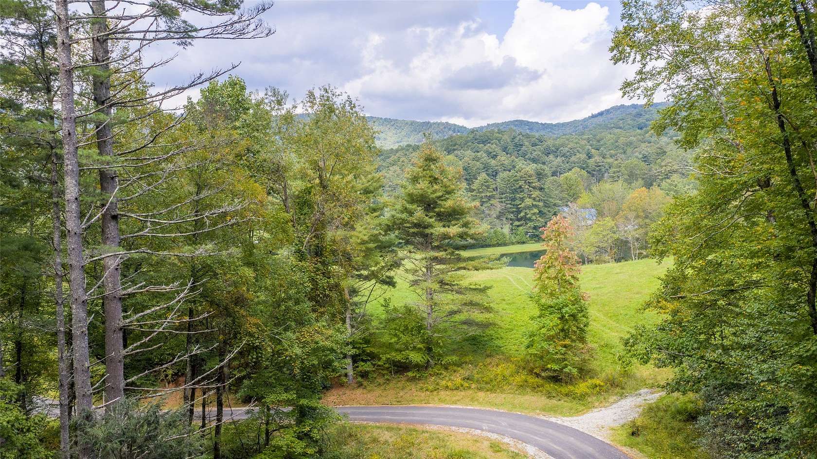 8.48 Acres of Residential Land for Sale in Cashiers, North Carolina